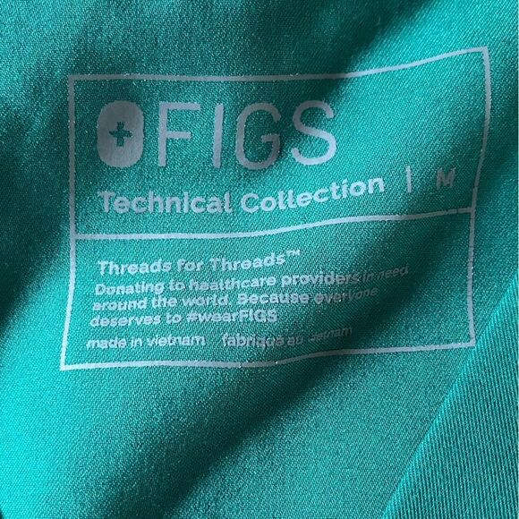Figs technical collection V-Neck Scrub Top - Picture 4 of 4